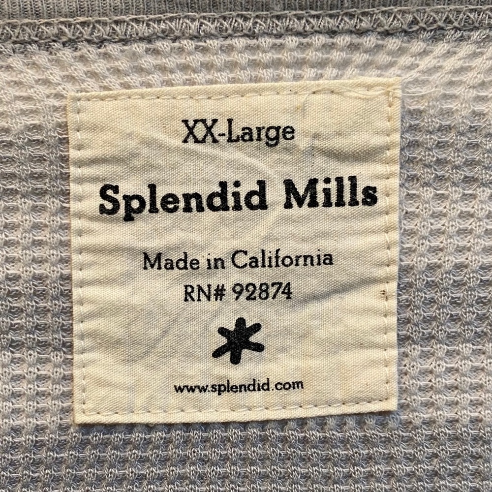 Splendid Mills Men’s Grey & White Long Sleeve Tee - Picture 4 of 5